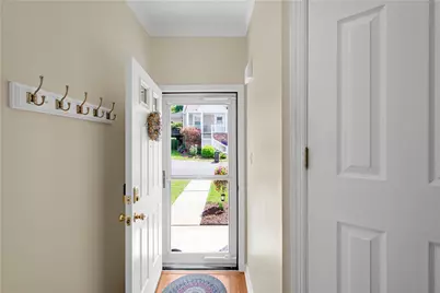 197 Old Village Ln, Bethel Park, PA 15102 - Photo 6