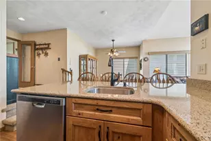 1735 Snowfield Dr, Hidden Valley, PA 15502 - Photo 8