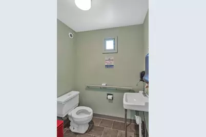 718 McKean Ave, Donora, PA 15033 - Photo 16