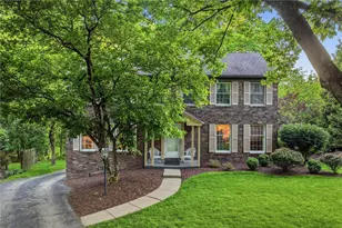 864 Eisenhower Dr, Pittsburgh, PA 15228 - Photo 2