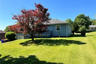 11 Evergreen Dr, Hempfield Township, PA 16125 - Photo 4