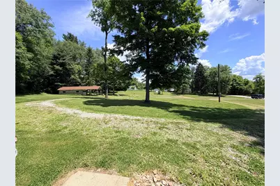 116 E Millsboro Rd, Luzerne Township, PA 15433 - Photo 6