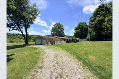 116 E Millsboro Rd, Luzerne Township, PA 15433 - Photo 12