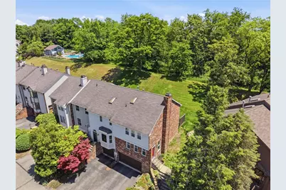 329 Spring Run Dr, Monroeville, PA 15146 - Photo 2