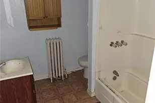 300 Longfellow St, Vandergrift, PA 15690 - Photo 20