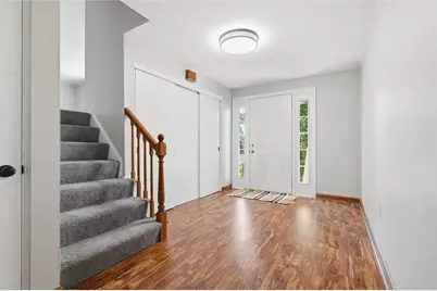 1336 Blue Jay Dr, Scott Township, PA 15243 - Photo 2