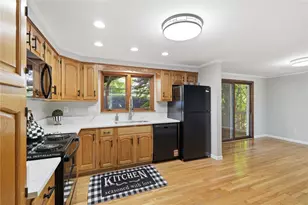 1336 Blue Jay Dr, Scott Township, PA 15243 - Photo 8