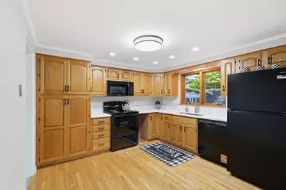 1336 Blue Jay Dr, Scott Township, PA 15243 - Photo 10