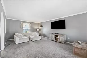 711 Es Farms Dr, Cranberry Township, PA 16066 - Photo 2