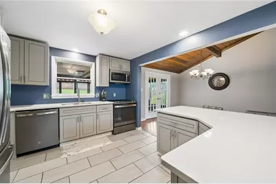 4044 Briarwood Dr, Hempfield Township, PA 15644 - Photo 6