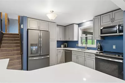 4044 Briarwood Dr, Hempfield Township, PA 15644 - Photo 6