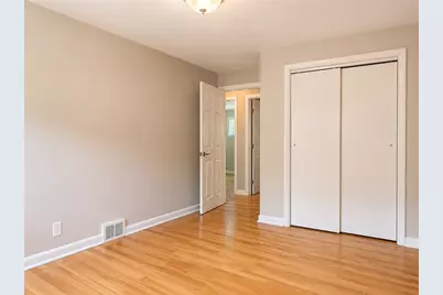 111 N Cascade St, New Castle, PA 16101 - Photo 6