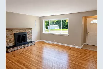 111 N Cascade St, New Castle, PA 16101 - Photo 2