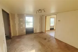 725 East Dr, Clairton, PA 15025 - Photo 10