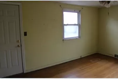 825 Liberty St, Duquesne, PA 15110 - Photo 12