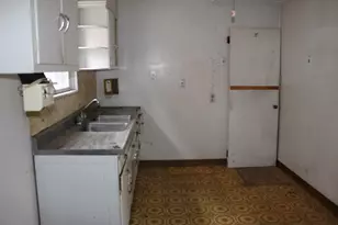 825 Liberty St, Duquesne, PA 15110 - Photo 8