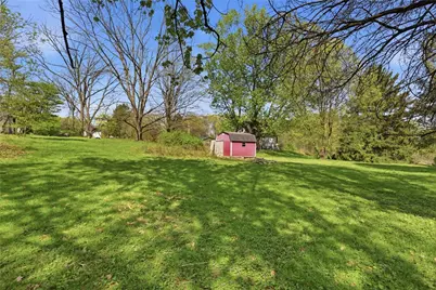 1239 Rebecca St, New Castle, PA 16101 - Photo 2