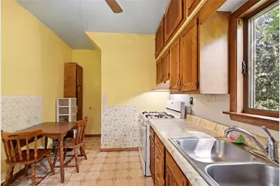1239 Rebecca St, New Castle, PA 16101 - Photo 8