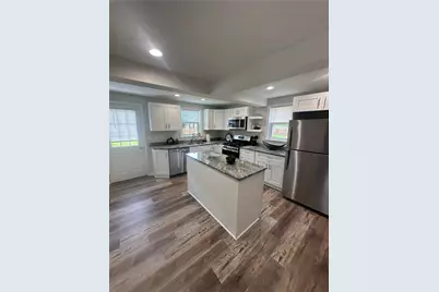 2062 Elmbrook Ln, Scott Township, PA 15243 - Photo 2