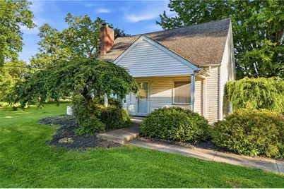 306 Drake Rd, East Lackawannock Township, PA 16137 - Photo 2