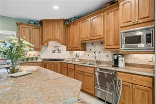 741 Lindwood Dr, Hempfield Township, PA 15601 - Photo 16
