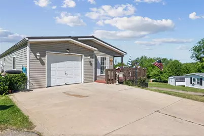 404 Blue Jay Ln, Washington Township, PA 15613 - Photo 2