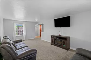 40 Tanager Dr, Kennedy Township, PA 15136 - Photo 4