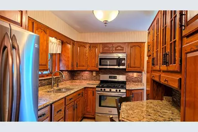 129 Crandon Circle, Brighton Township, PA 15009 - Photo 8