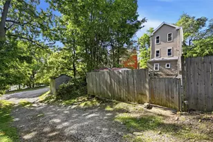 2517 Wiese St, Pittsburgh, PA 15210 - Photo 28