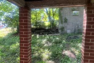 1321 Jeffers St, Pittsburgh, PA 15204 - Photo 2