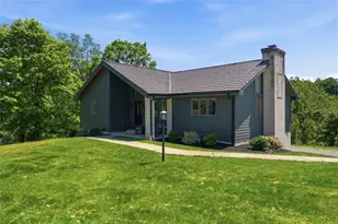 2420 Thomas Dr, Hampton, PA 15101 - Photo 2