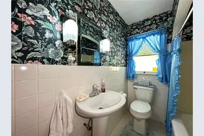 2 W Leasure Ave, New Castle, PA 16105 - Photo 16