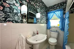 2 W Leasure Ave, New Castle, PA 16105 - Photo 16