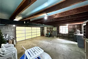 2 W Leasure Ave, New Castle, PA 16105 - Photo 38