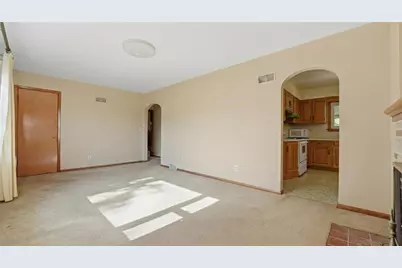 646 S 3rd St, Sharpsville, PA 16150 - Photo 2