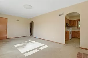646 S 3rd St, Sharpsville, PA 16150 - Photo 2