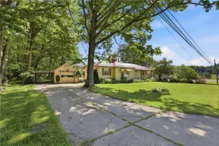 877 Berlin Plank Rd, Somerset Township, PA 15501 - Photo 2