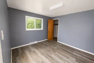 2011 Valley St, West Mifflin, PA 15122 - Photo 8