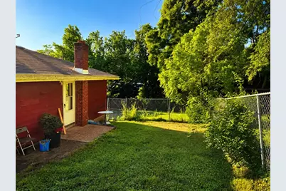 2011 Valley St, West Mifflin, PA 15122 - Photo 2