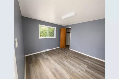2011 Valley St, West Mifflin, PA 15122 - Photo 8