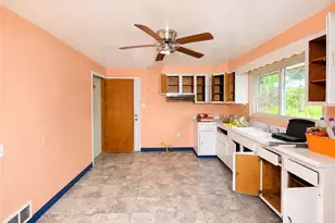 2011 Valley St, West Mifflin, PA 15122 - Photo 6