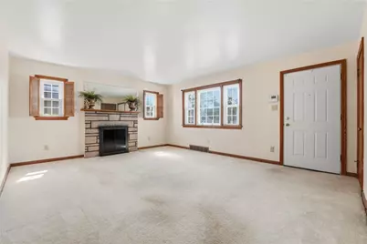16 Kenneth Ave, Neshannock Township, PA 16105 - Photo 6