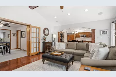 32 Herbst Road, Kennedy Township, PA 15108 - Photo 8