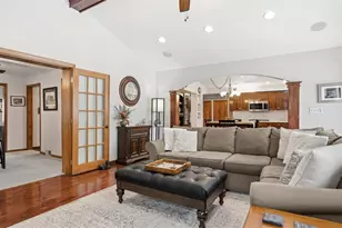 32 Herbst Rd, Kennedy Township, PA 15108 - Photo 8