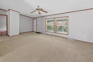 914 Chester Dr, Cranberry Township, PA 16066 - Photo 6
