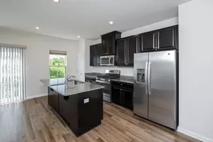 2007 Cade Dr, Center Township, PA 15061 - Photo 6