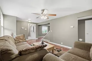 126 Leon Rd, Green Tree, PA 15220 - Photo 8