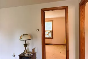 100 S Kings Creek Rd, Hanover Township, PA 15021 - Photo 10