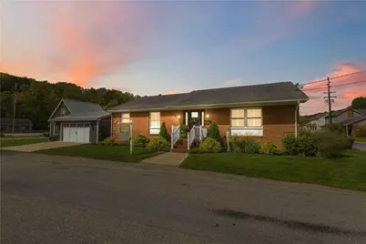 301 W Loyalhanna St, Ligonier Boro, PA 15658 - Photo 1