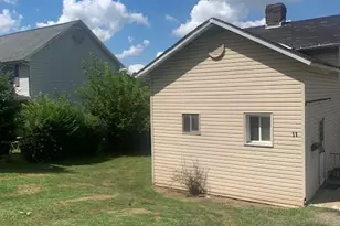 11 Ivy Ln, West Mifflin, PA 15236 - Photo 1